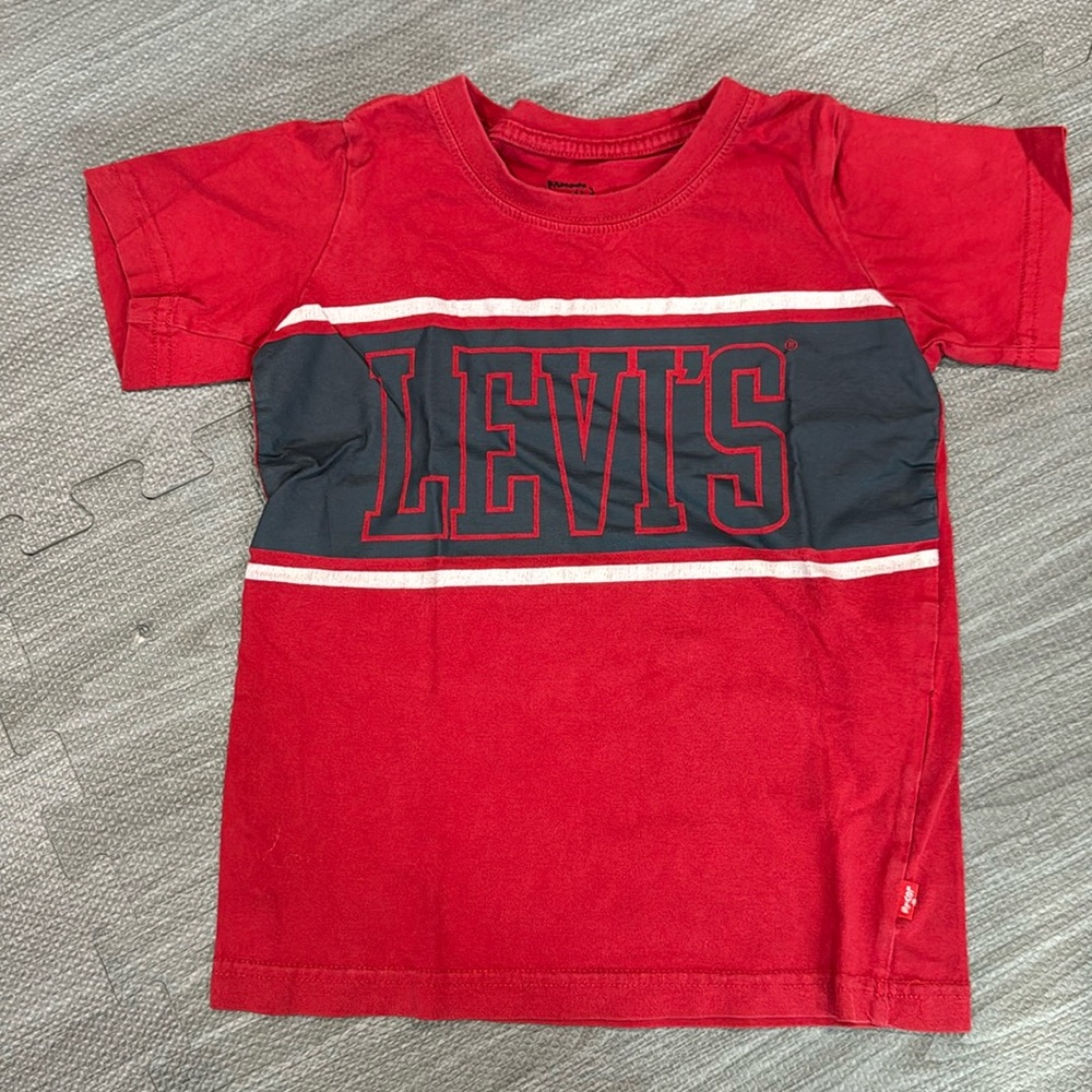 Levi’s shirt. Boys size 5